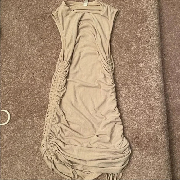 CREAM MYHEAT NH SLEEVELESS RIBBED SIDE RUCHED MINI DRESS SIZE SMALL - Picture 6 of 14